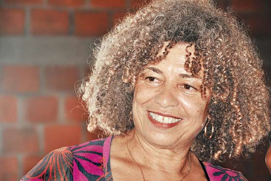 «El racismo en Colombia se parece al de EE.UU.»: Angela Davis