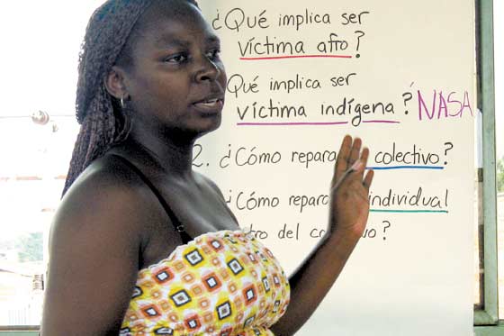 Afrocolombianos e indígenas en sesión permanente
